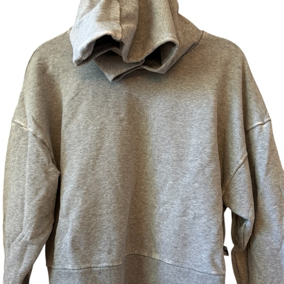 JoyLab Gray Crew Neck Sweater with Ribbed Details - Picture 4 of 5